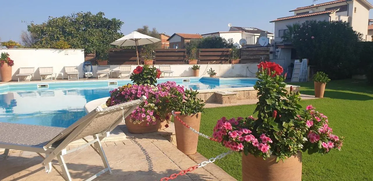 Hotel Corallo Fregenae 3*,  İtalya