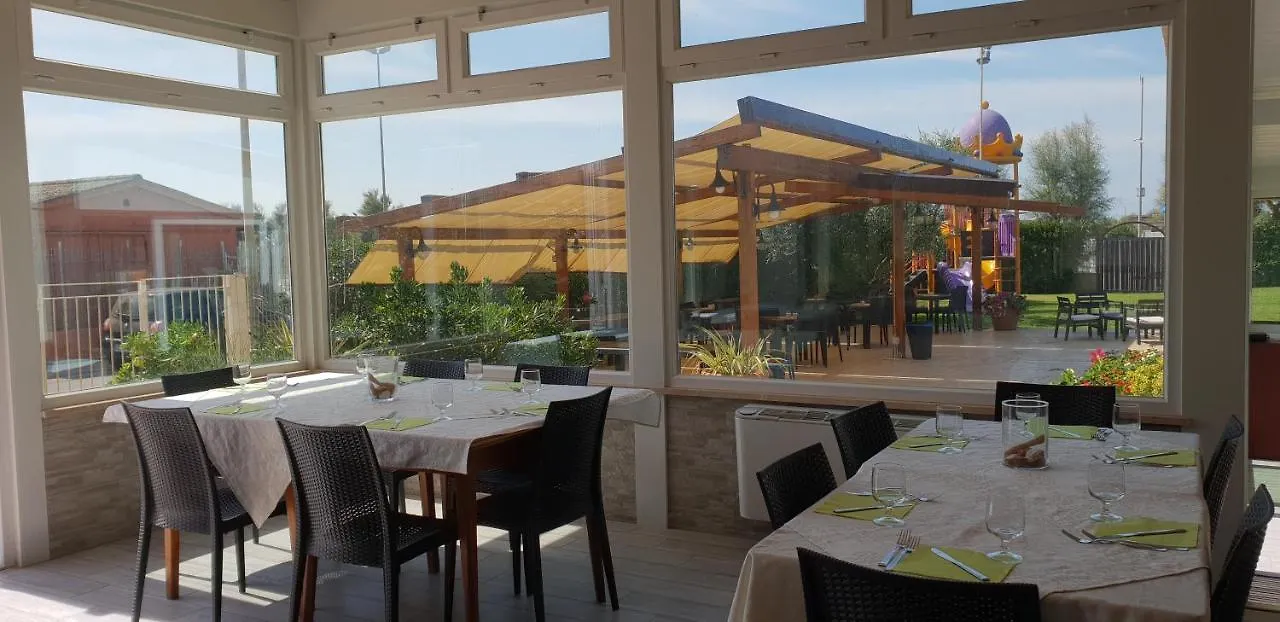 Hotel Corallo Fregenae 3*,